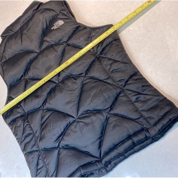 THE NORTH FACE 550 Girl BLACK Nylon QUILTED Goose Down PUFFER VEST Size L ⭐️⭐️⭐️ - Picture 8 of 14